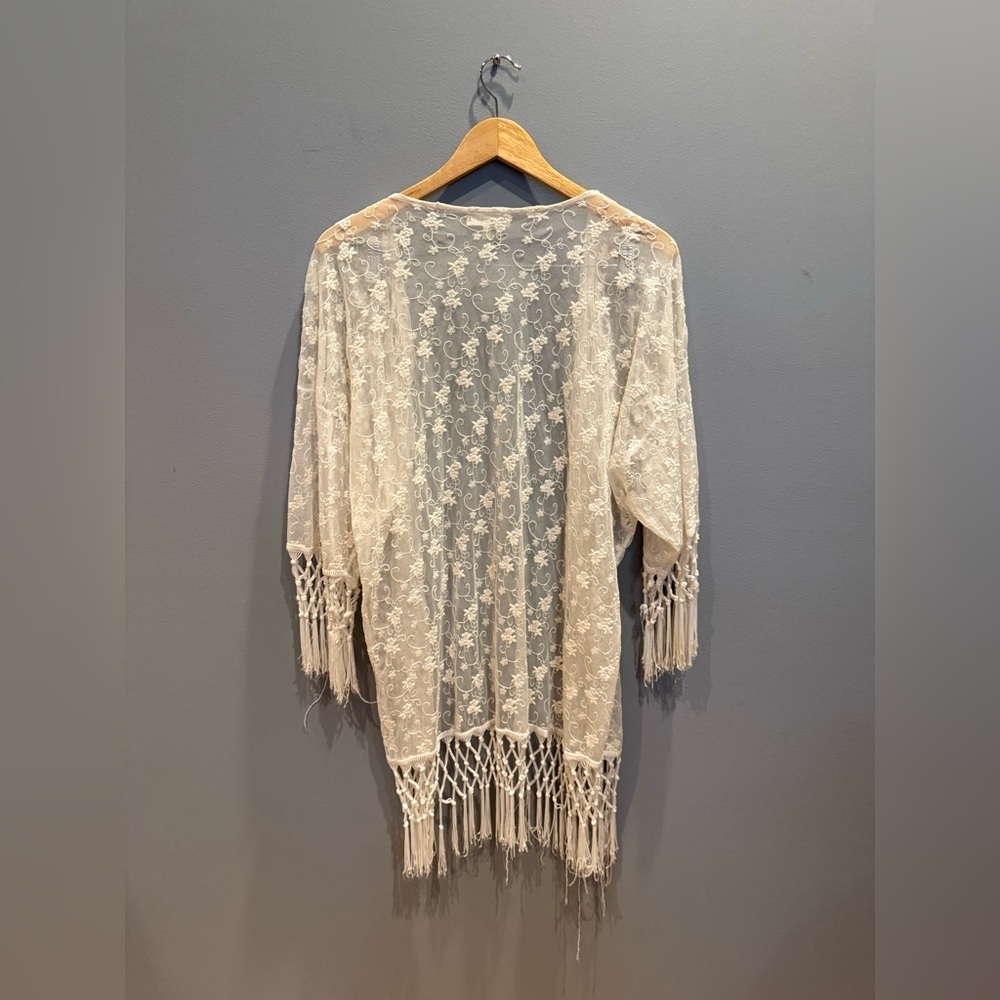 Monteau Floral Lace Kimono Cardigan - Picture 12 of 12